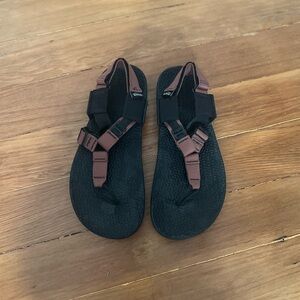 Bedrock Sandals (women’s 8, clay)